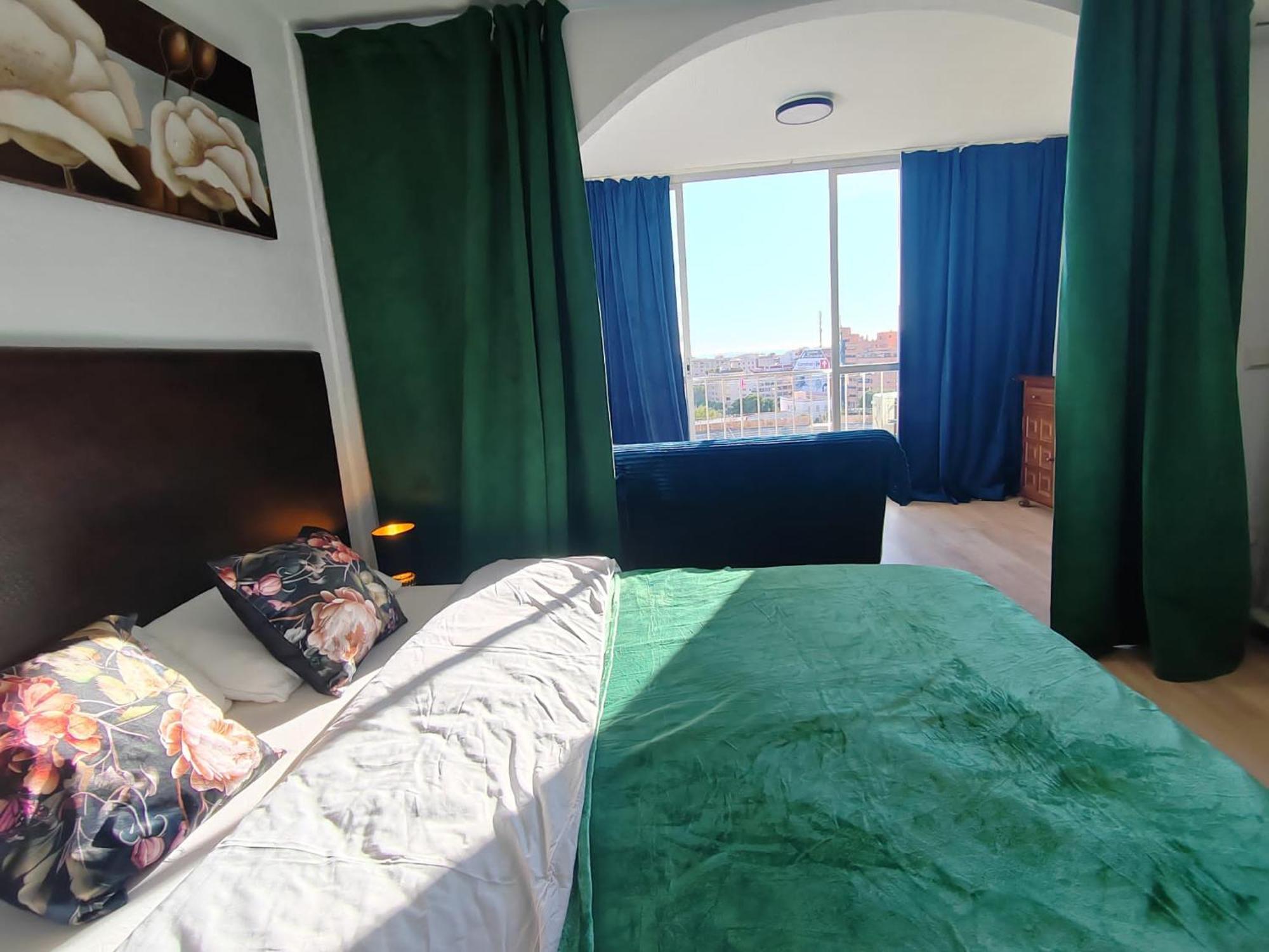 Apartment-Studio With View M&M Benidorm Bagian luar foto