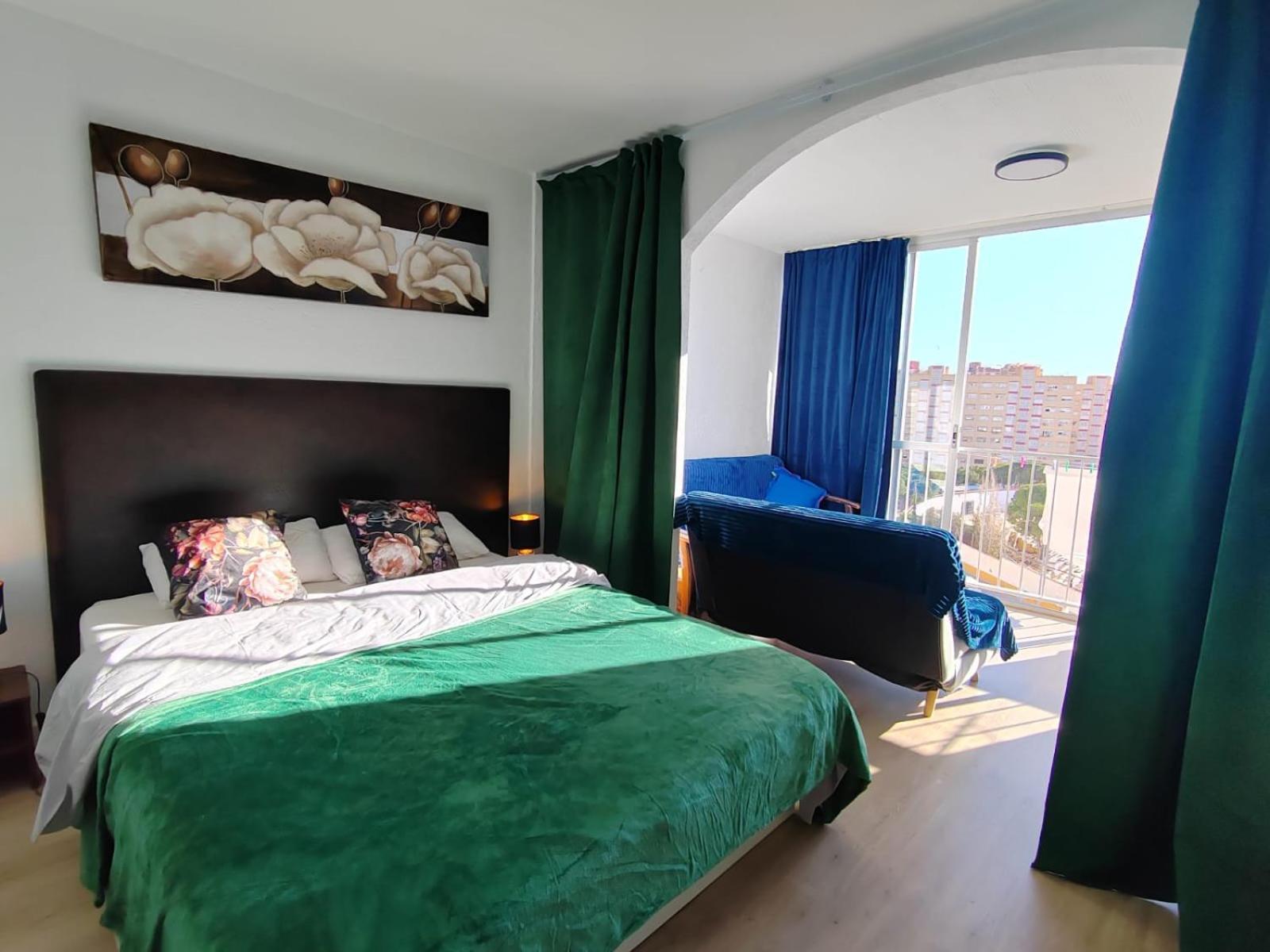 Apartment-Studio With View M&M Benidorm Bagian luar foto
